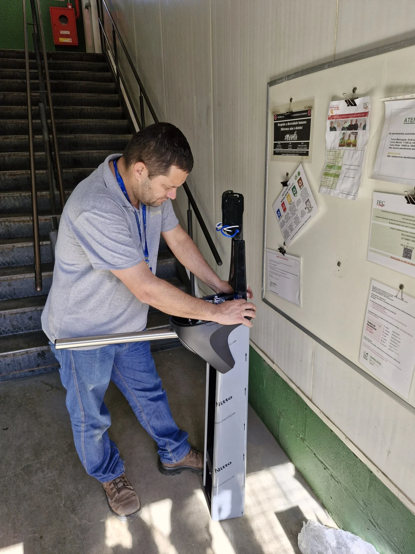 Instalação de controle de acesso ATMZ